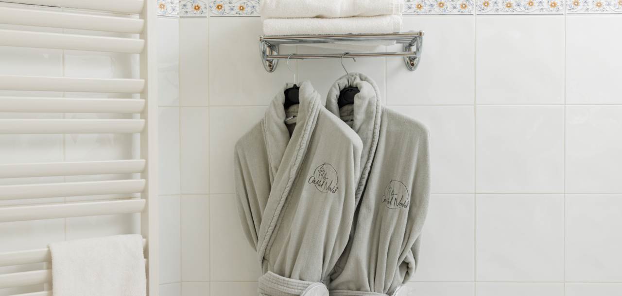 tous droits reserves