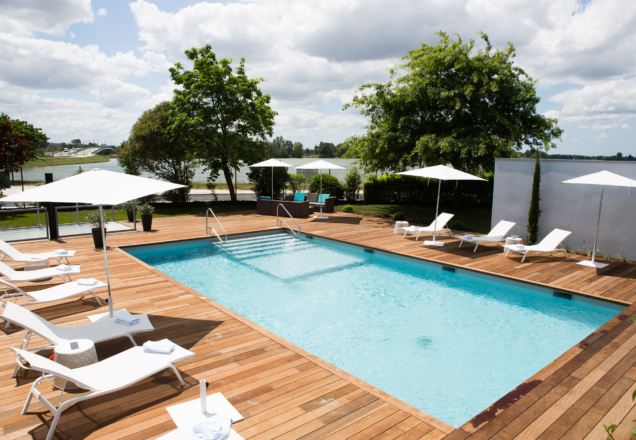 Tous droits reserves