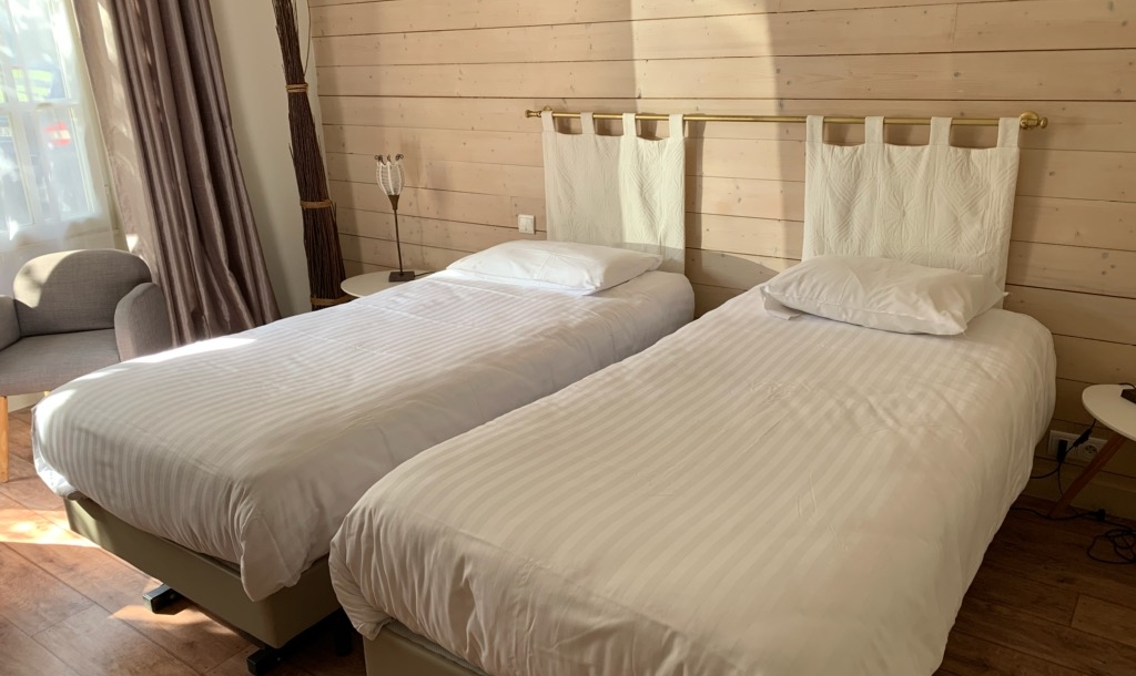 Une chambre ©Hôtel-restaurant "Le Central" à Coulon