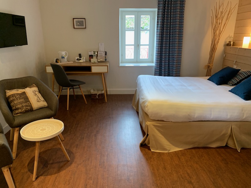 Une chambre ©Hôtel-restaurant "Le Central" à Coulon